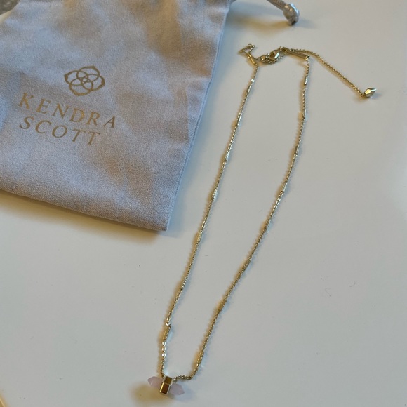 KENDRA SCOTT 
Jamie Rose Quartz Pendant Necklace, 18" - Picture 2 of 4